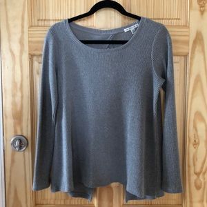 AMERICAN EAGLE. GRAY LONG SLEEVE